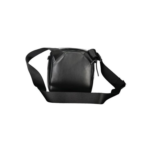 Calvin Klein Schultertasche aus schwarzem Polyethylen