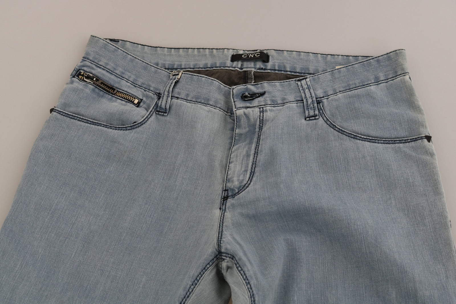 Costume National Hellblaue Skinny Jeans mit mittlerer Taille
