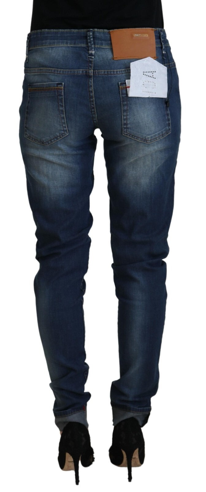 Acht Blaue gewaschene Baumwoll-Slim-Fit-Jeans für Damen
