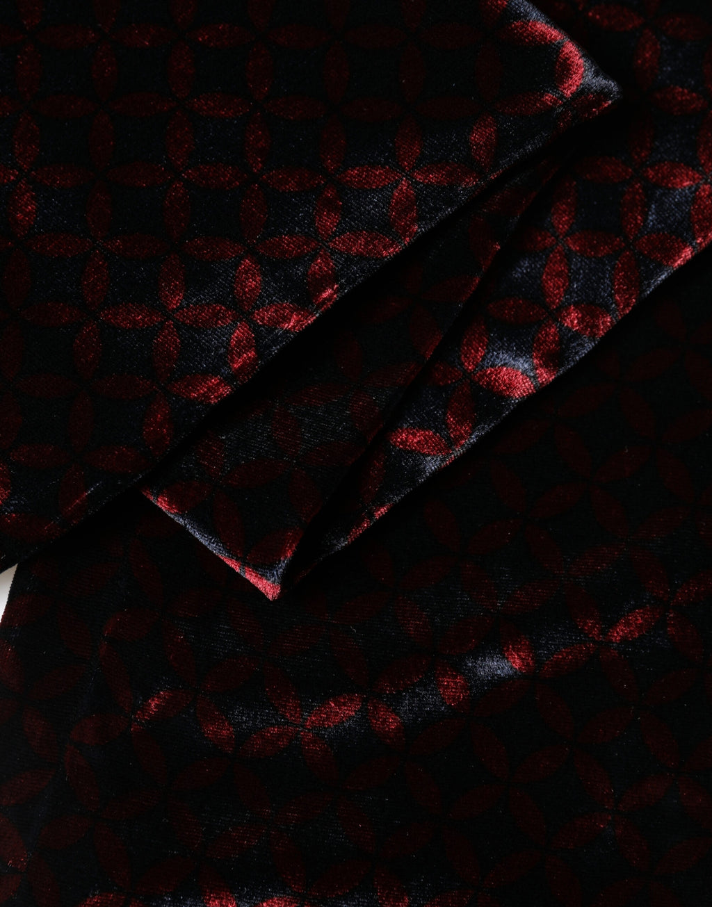 Dolce & Gabbana Schwarzer Roter Rayon Geometrisches Muster Fransen 140cm X 16cm Schal