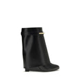 Givenchy Schwarze Ankle Boots aus Kalbsleder Bos Taurus