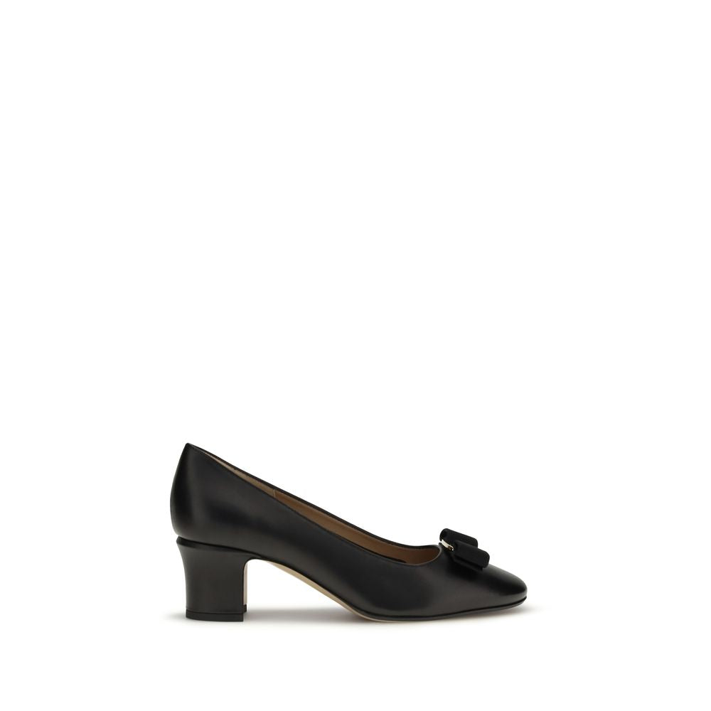 Ferragamo Schwarze Pumps aus Kalbsleder Bos Taurus