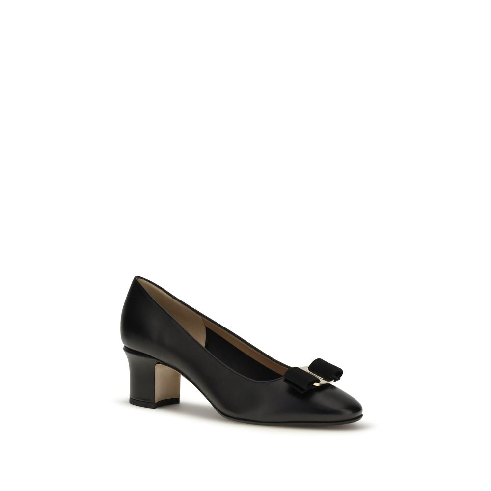 Ferragamo Schwarze Pumps aus Kalbsleder Bos Taurus
