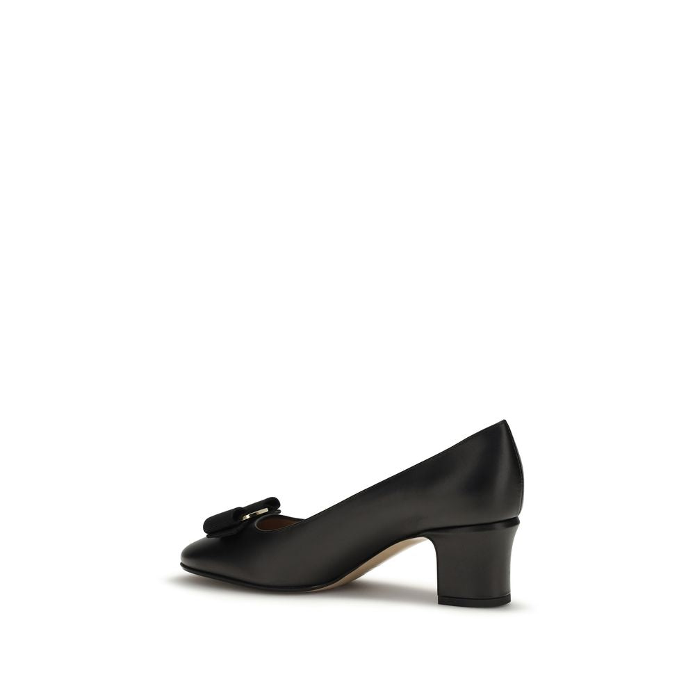 Ferragamo Schwarze Pumps aus Kalbsleder Bos Taurus
