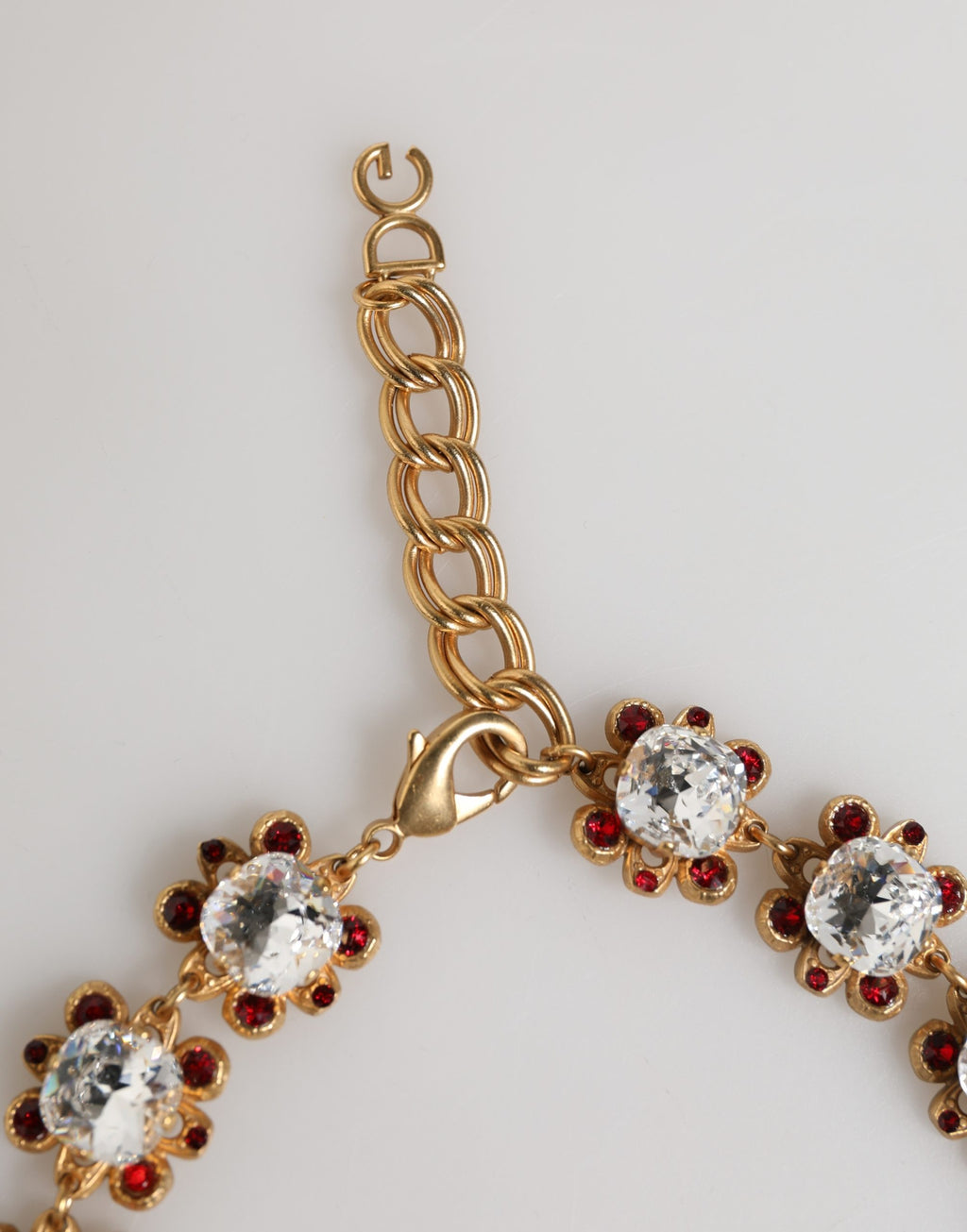 Dolce & Gabbana Halskette mit FRUIT-Anhängern aus goldfarbenem Messing, Blumen und Kristall-Logo