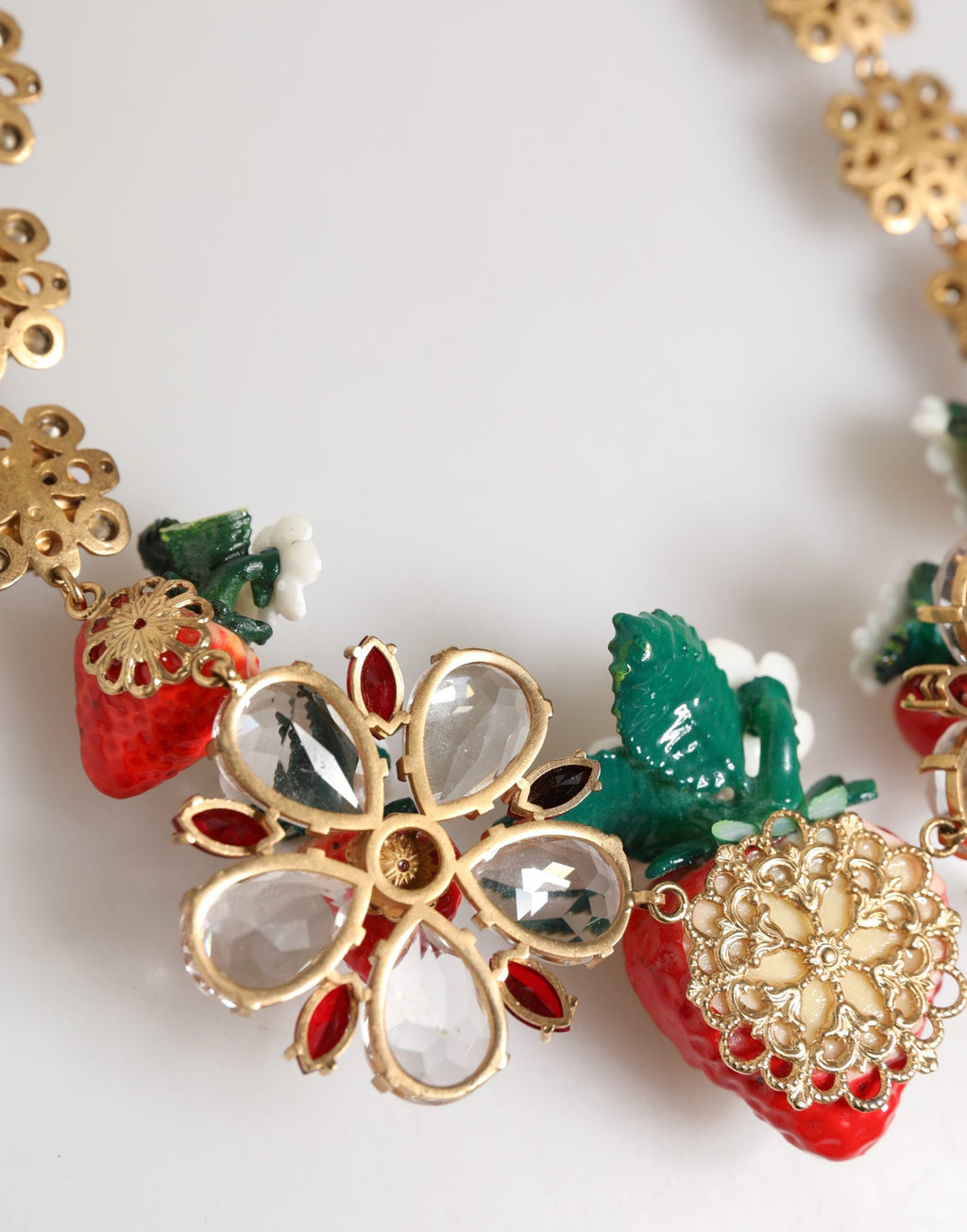 Dolce & Gabbana Halskette mit FRUIT-Anhängern aus goldfarbenem Messing, Blumen und Kristall-Logo