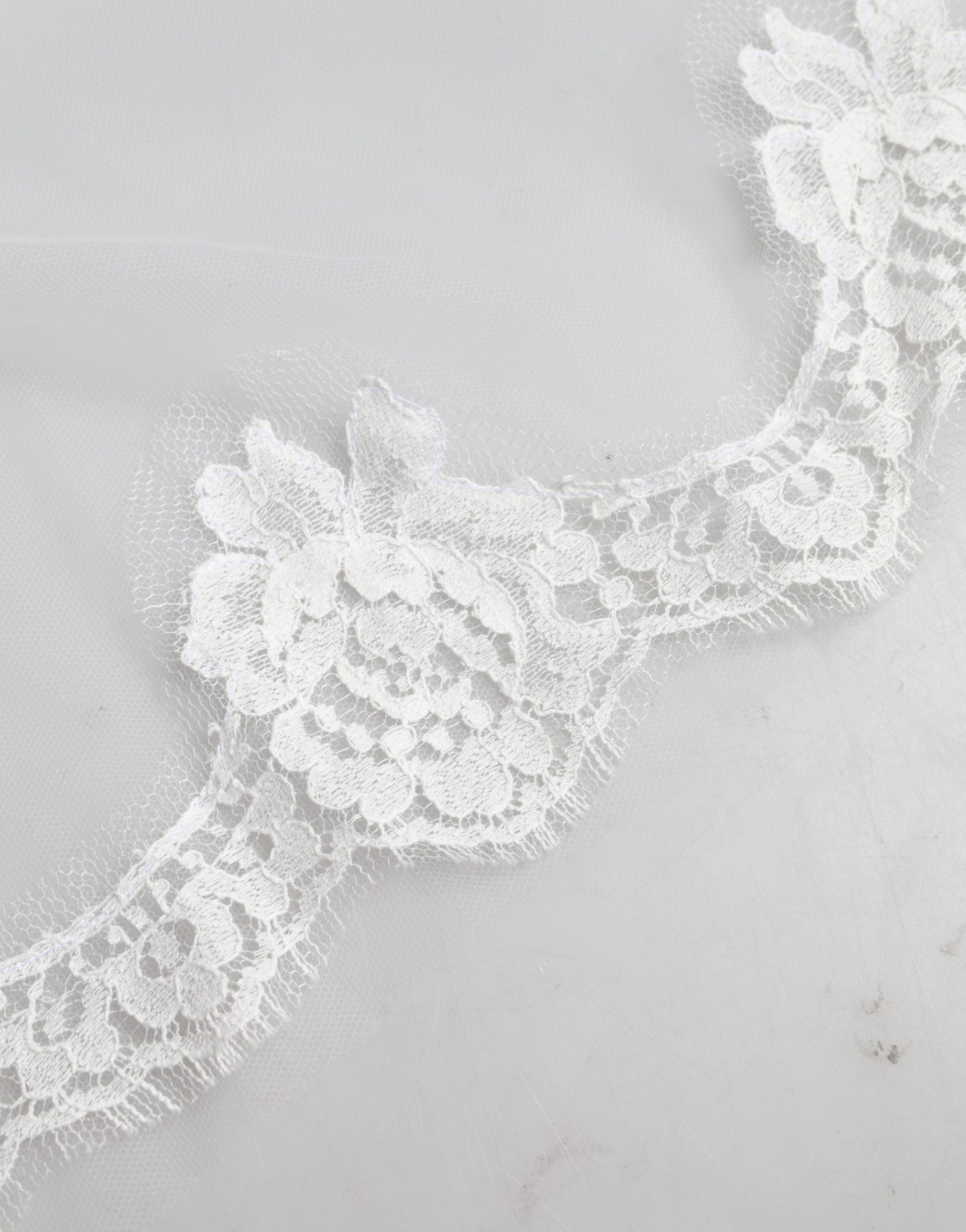 Dolce & Gabbana veil in white floral lace, nylon, floor-length, 3 m long