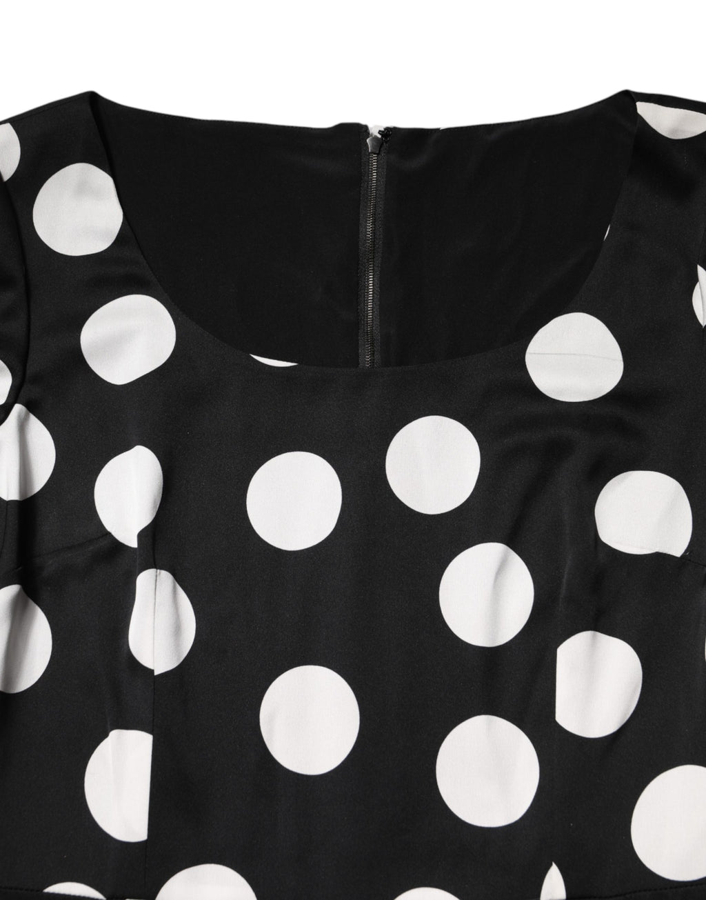 Dolce & Gabbana Schwarzes Seiden-Etui-Midikleid mit weißen Polka Dots