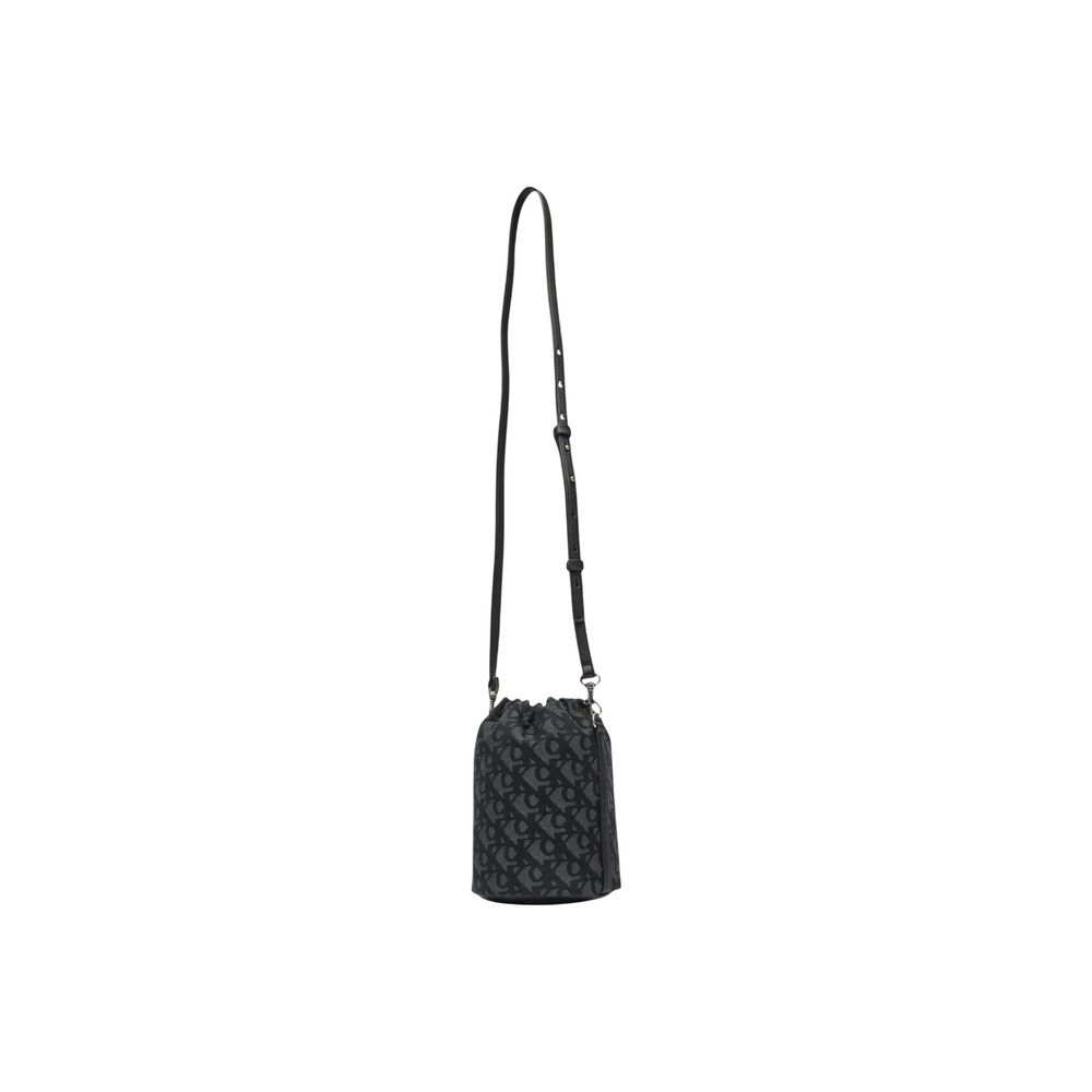 Calvin Klein Schwarze Handtasche aus recyceltem Polyester