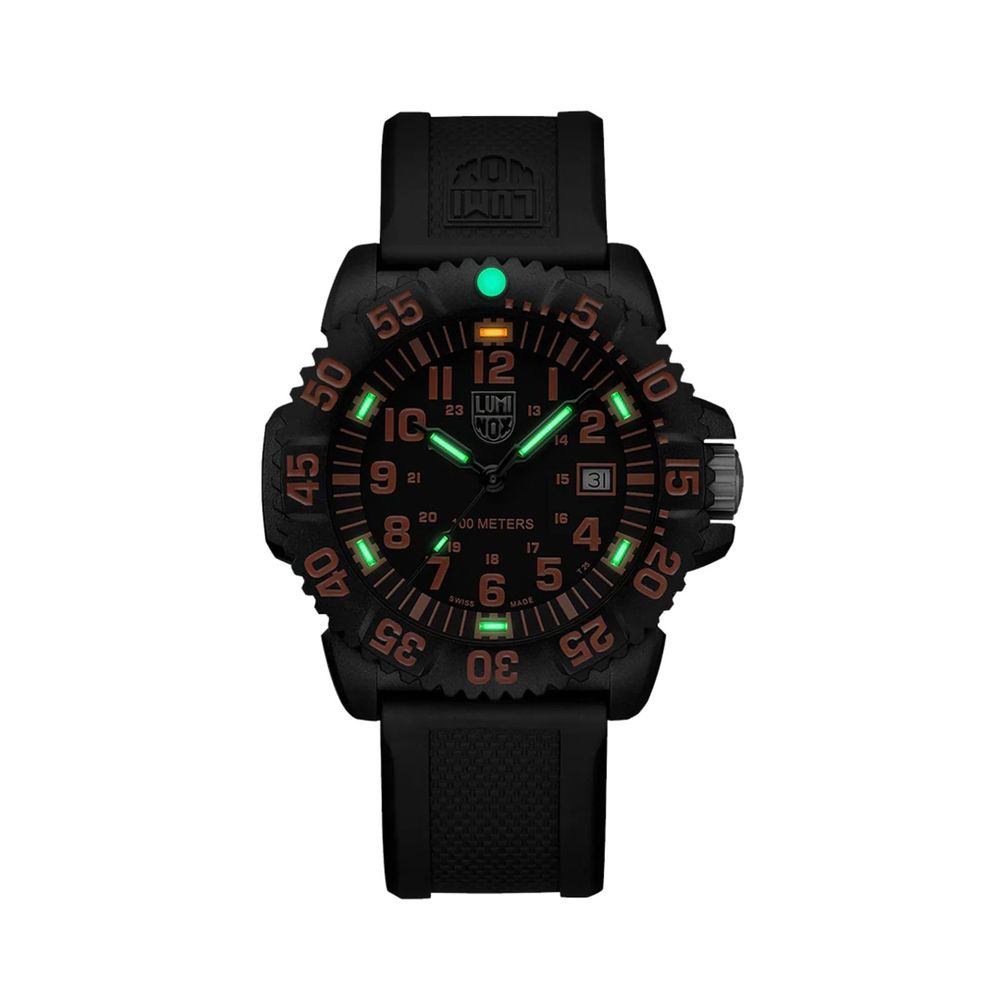 Luminox Schwarze Sportuhr aus Harz