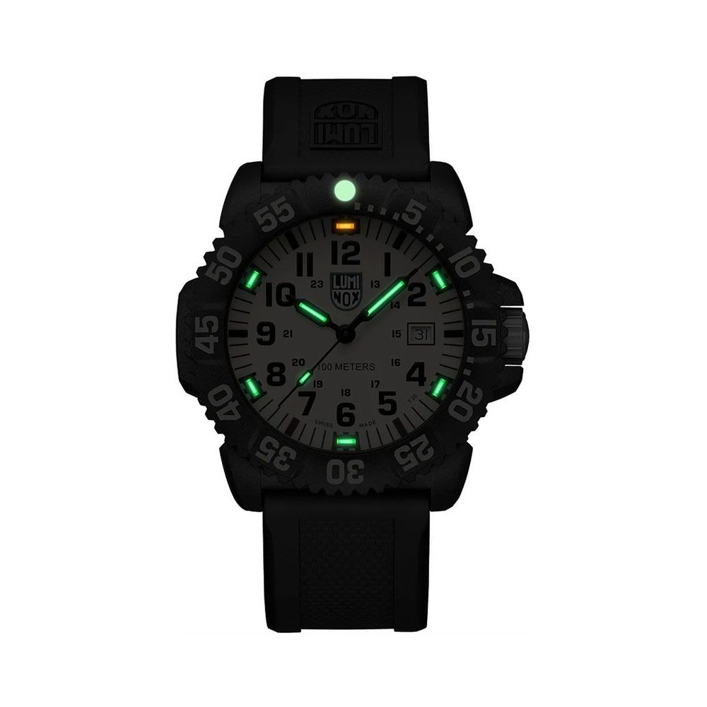 Luminox Schwarze Sportuhr aus Harz