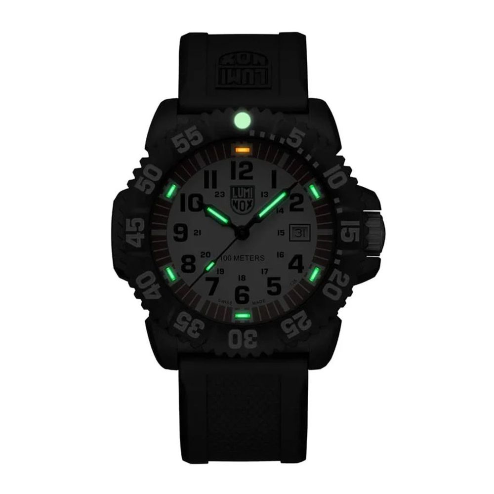 Luminox Schwarze Sportuhr aus Harz