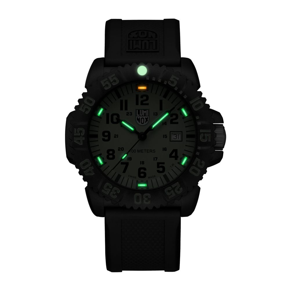 Luminox Schwarze Sportuhr aus Harz