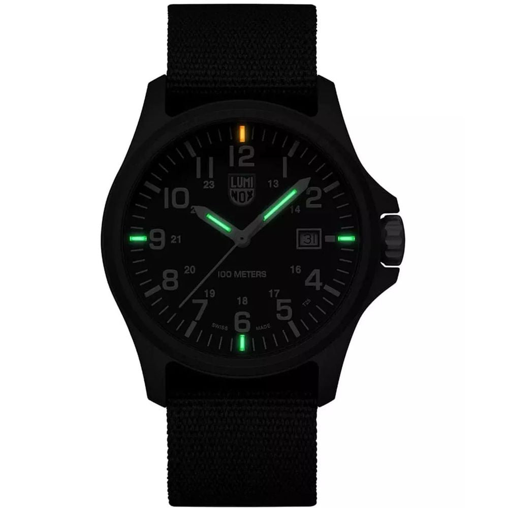 Luminox Schwarze Nylon-Sportuhr
