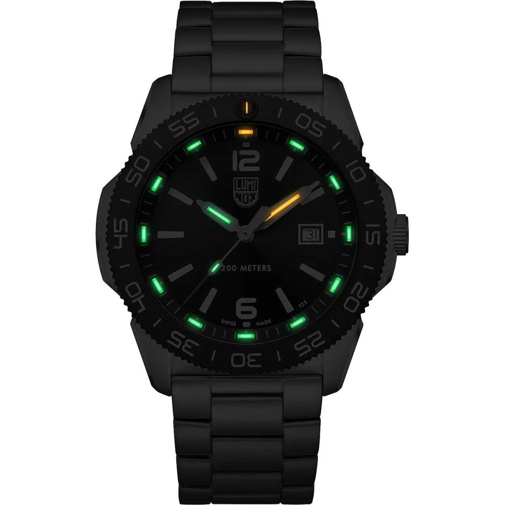 Luminox Graue Sportuhr aus Edelstahl