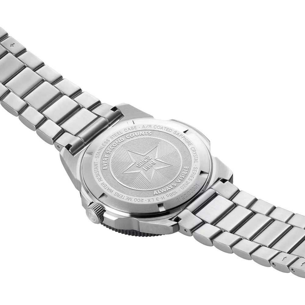 Luminox Graue Sportuhr aus Edelstahl
