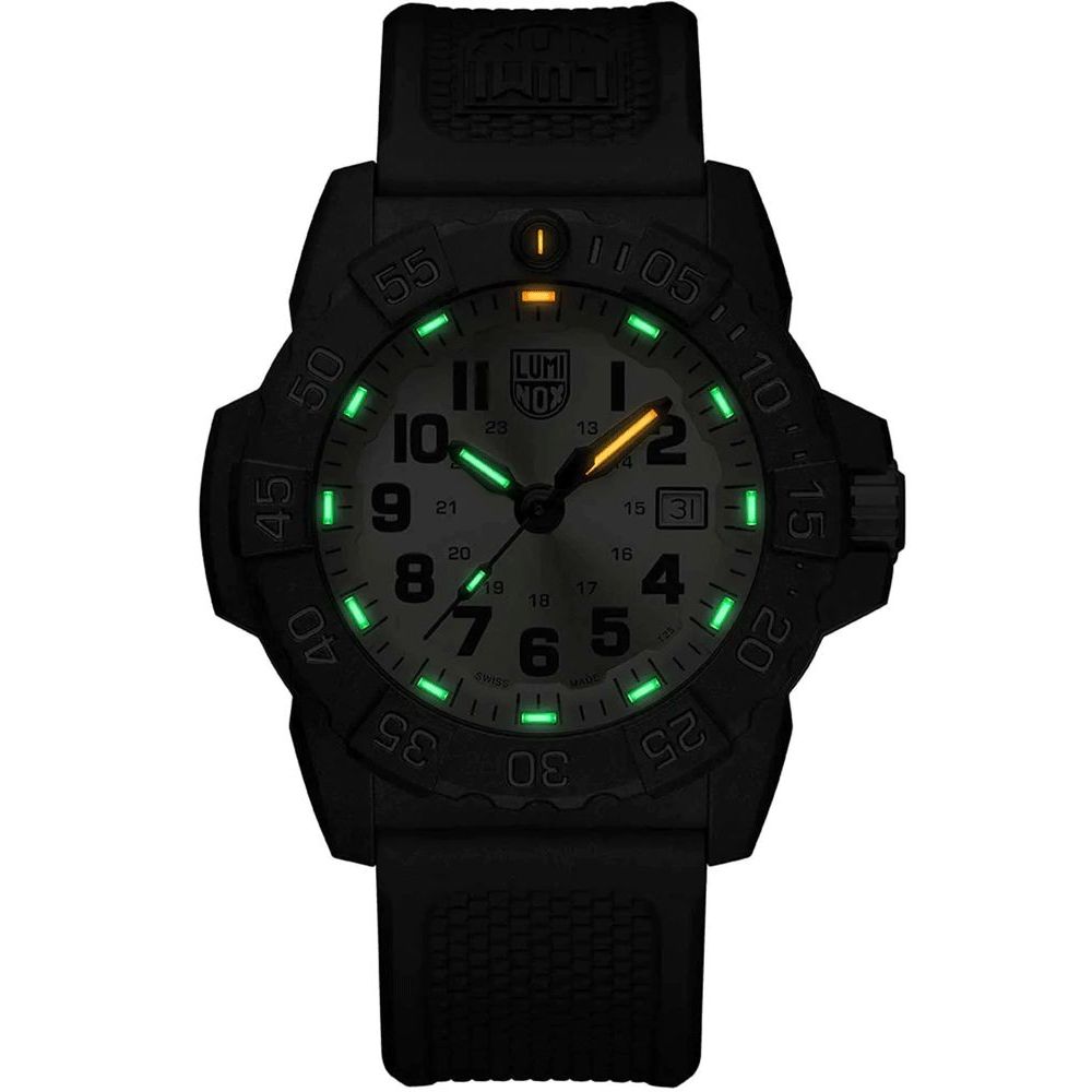 Luminox Schwarze Sportuhr aus Kautschuk