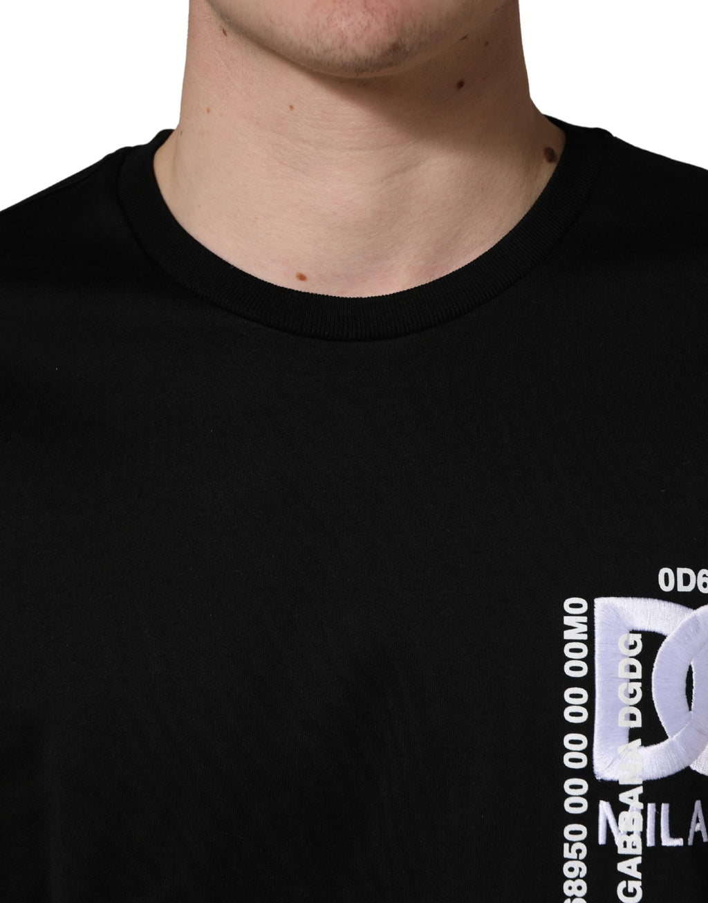 Dolce & Gabbana Schwarzes Herren-T-Shirt mit Rundhalsausschnitt und Logo-Stickerei