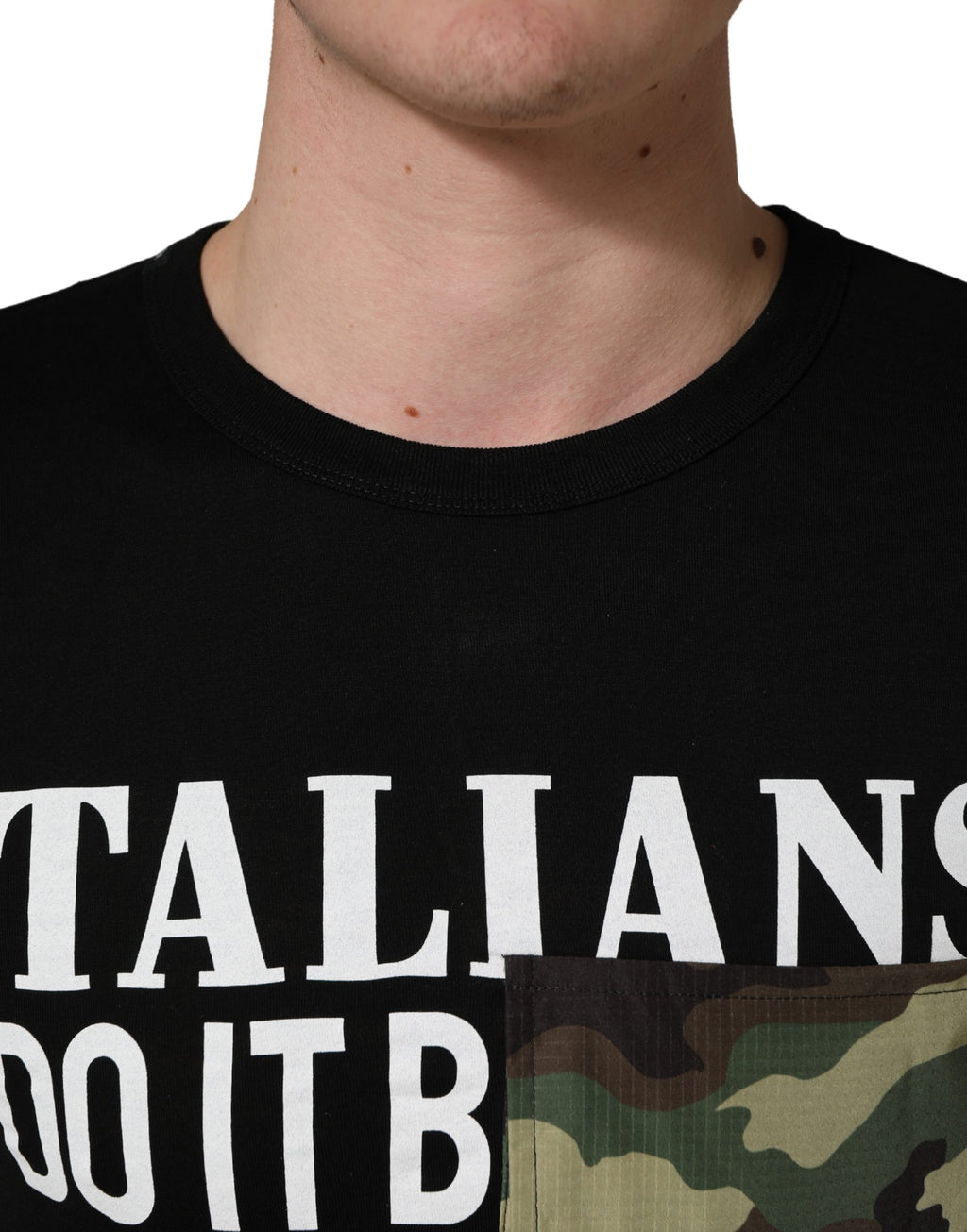 Dolce & Gabbana Schwarzes „Italians Do It Better Camo Pocket“ Herren T-Shirt