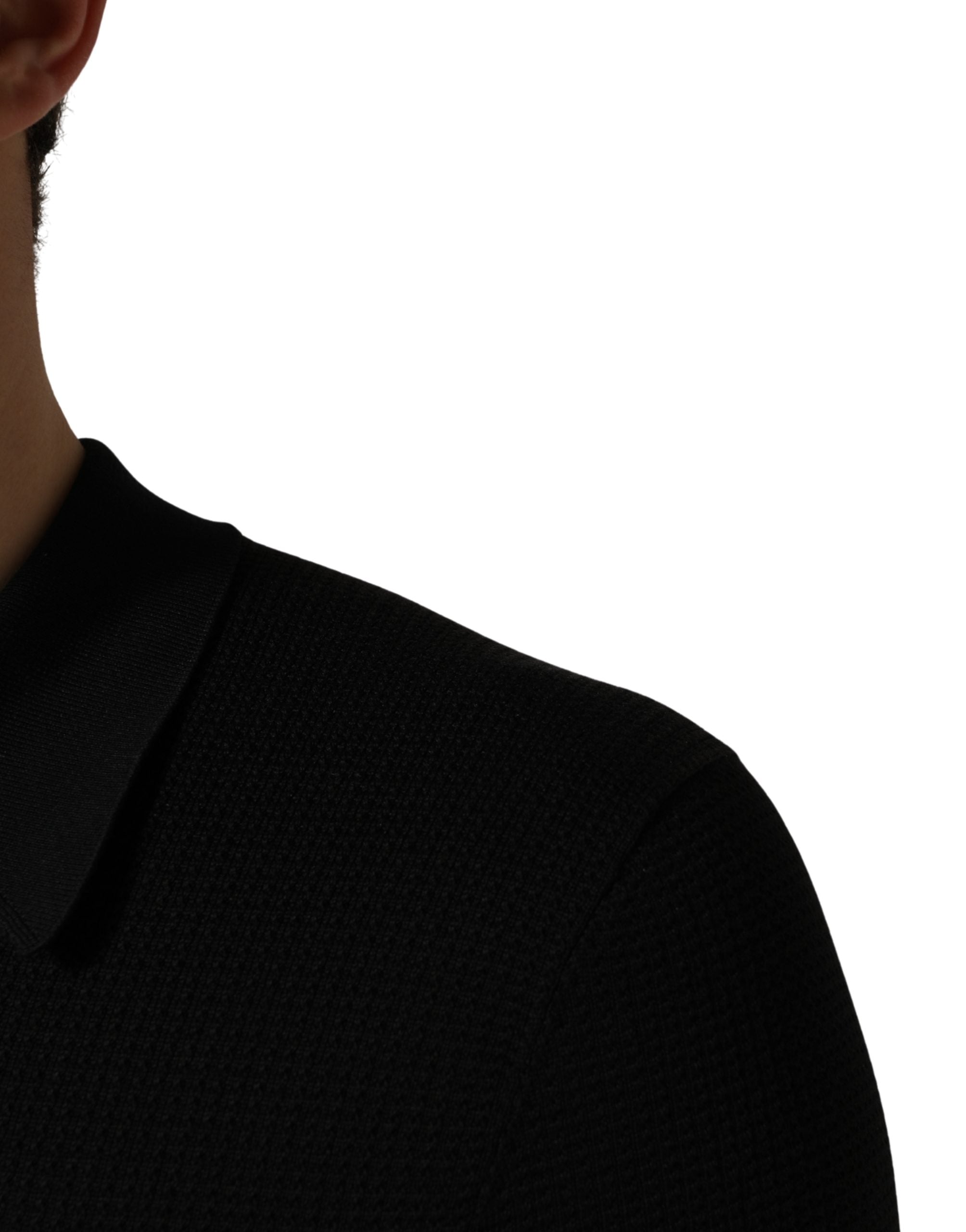 Dolce & Gabbana Schwarzes Polo-Shirt aus Seide mit heraldischem Wappen-Patch