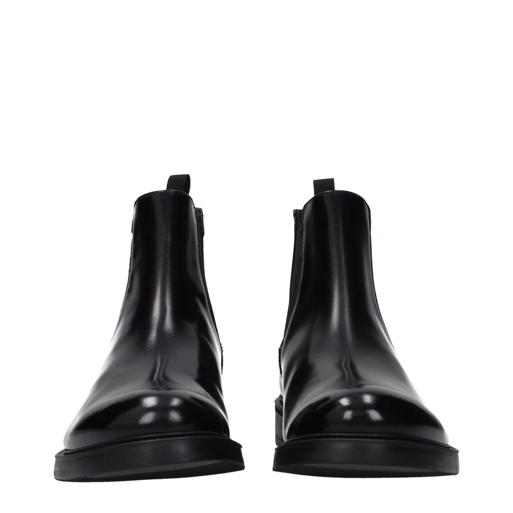 Prada Schwarze Leder-Stiefeletten
