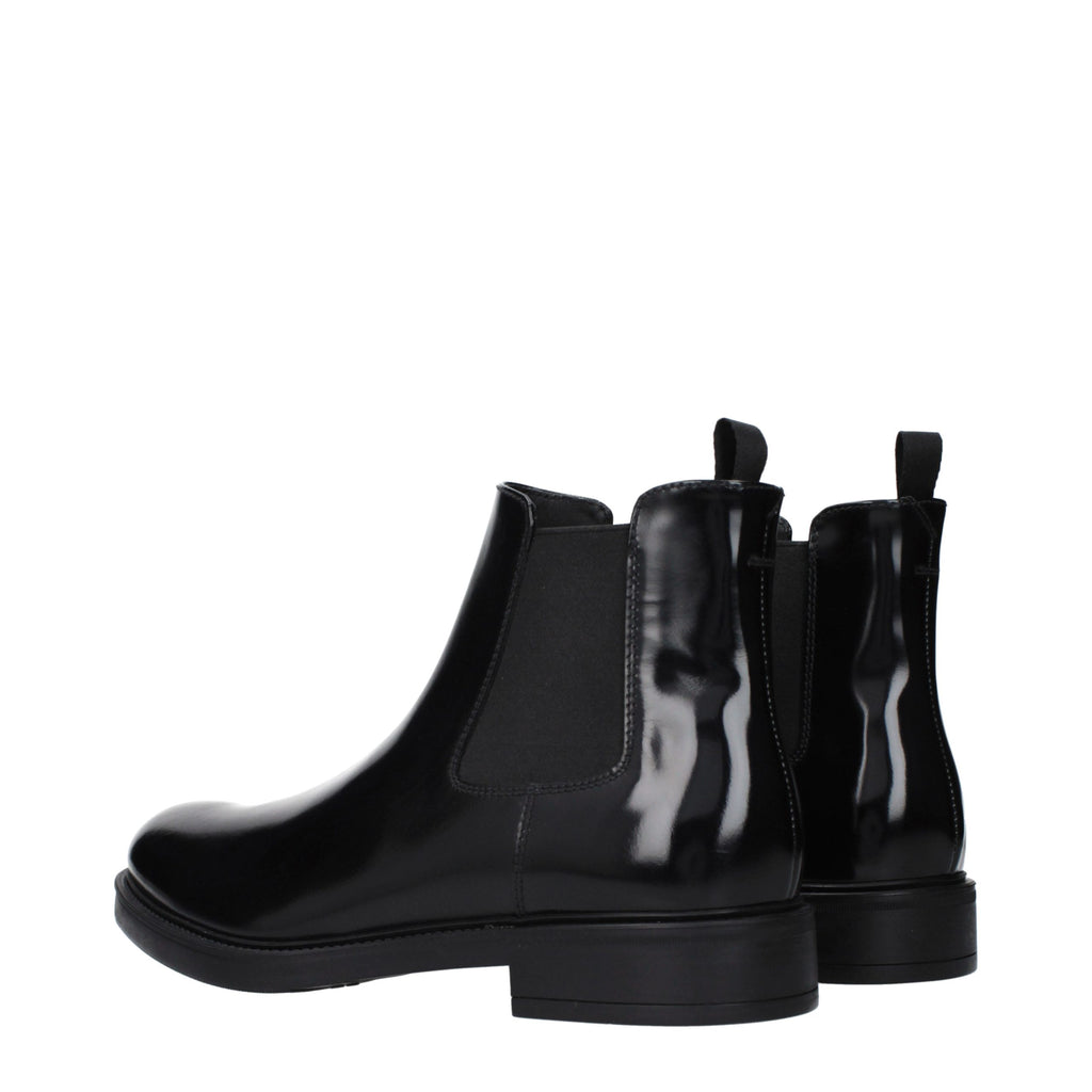 Prada Schwarze Leder-Stiefeletten