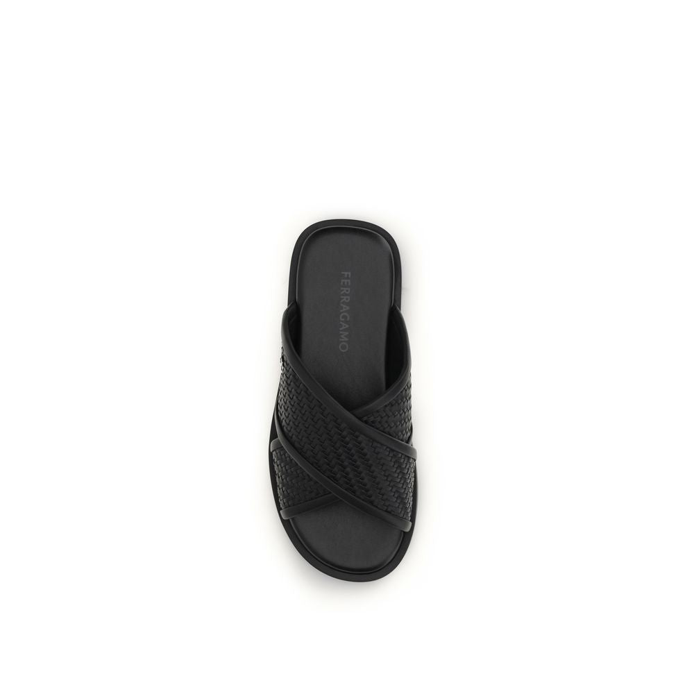 Ferragamo Schwarze Bos Taurus Kalbsleder flache Sandalen