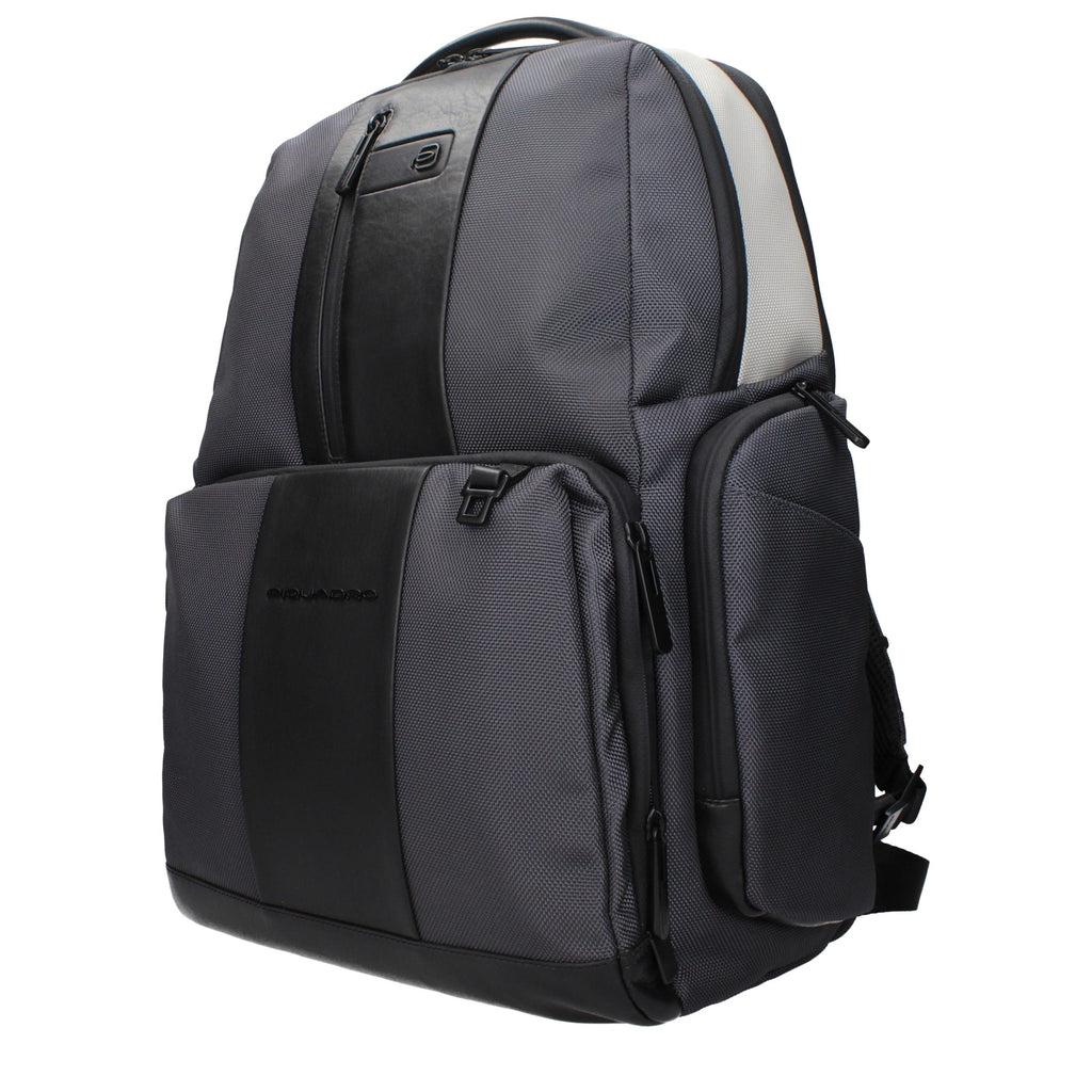 Piquadro Grauer Rucksack aus recyceltem Nylon