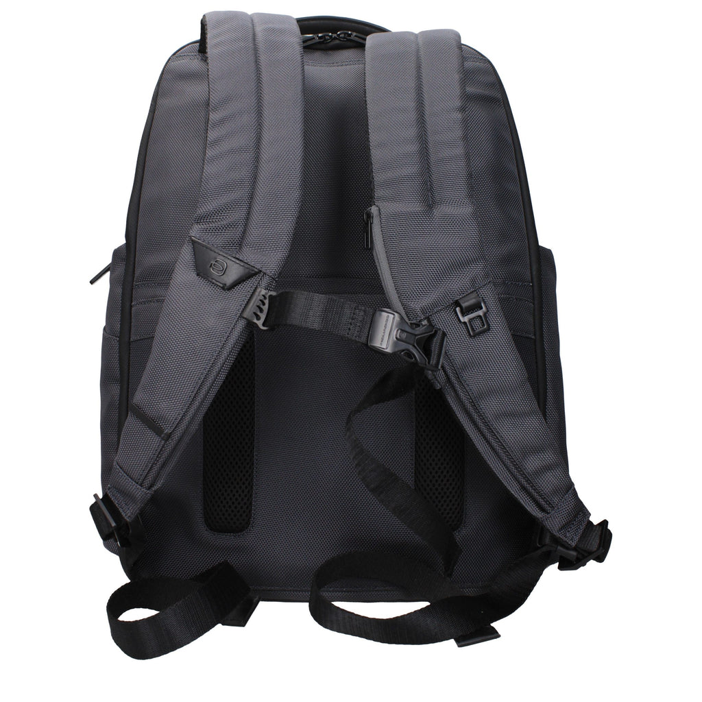 Piquadro Grauer Rucksack aus recyceltem Nylon