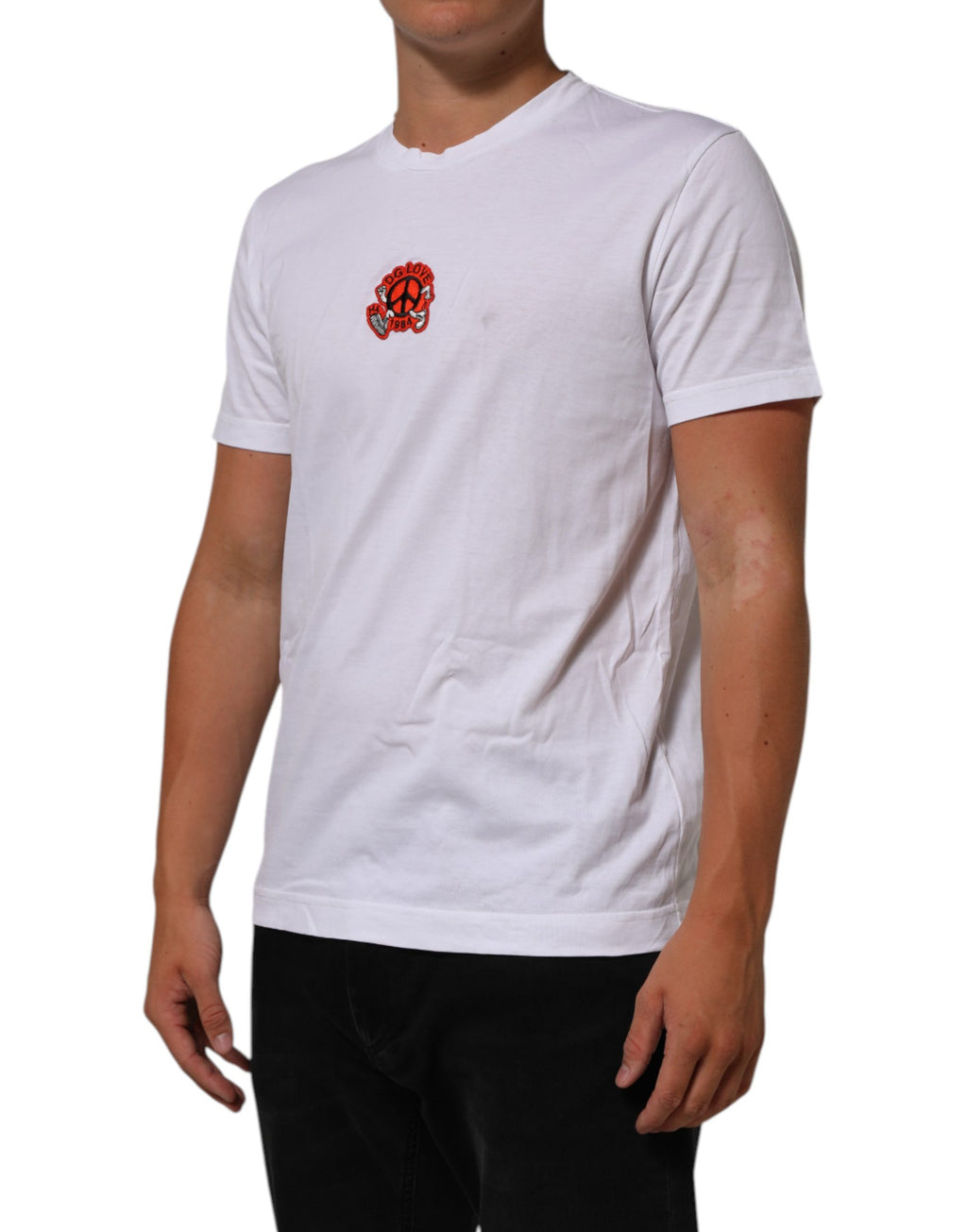 Dolce & Gabbana Weißes T-Shirt mit Rundhalsausschnitt aus Baumwolle DG Love Patch