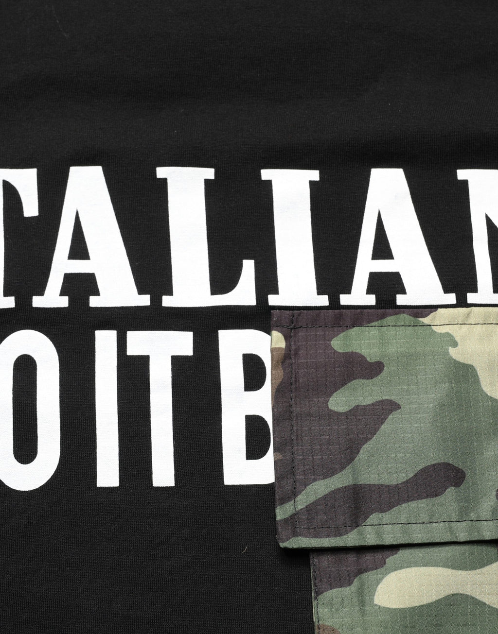 Dolce & Gabbana Schwarzes T-Shirt mit Camouflage-Grafikprint und Rundhalsausschnitt aus Baumwolle
