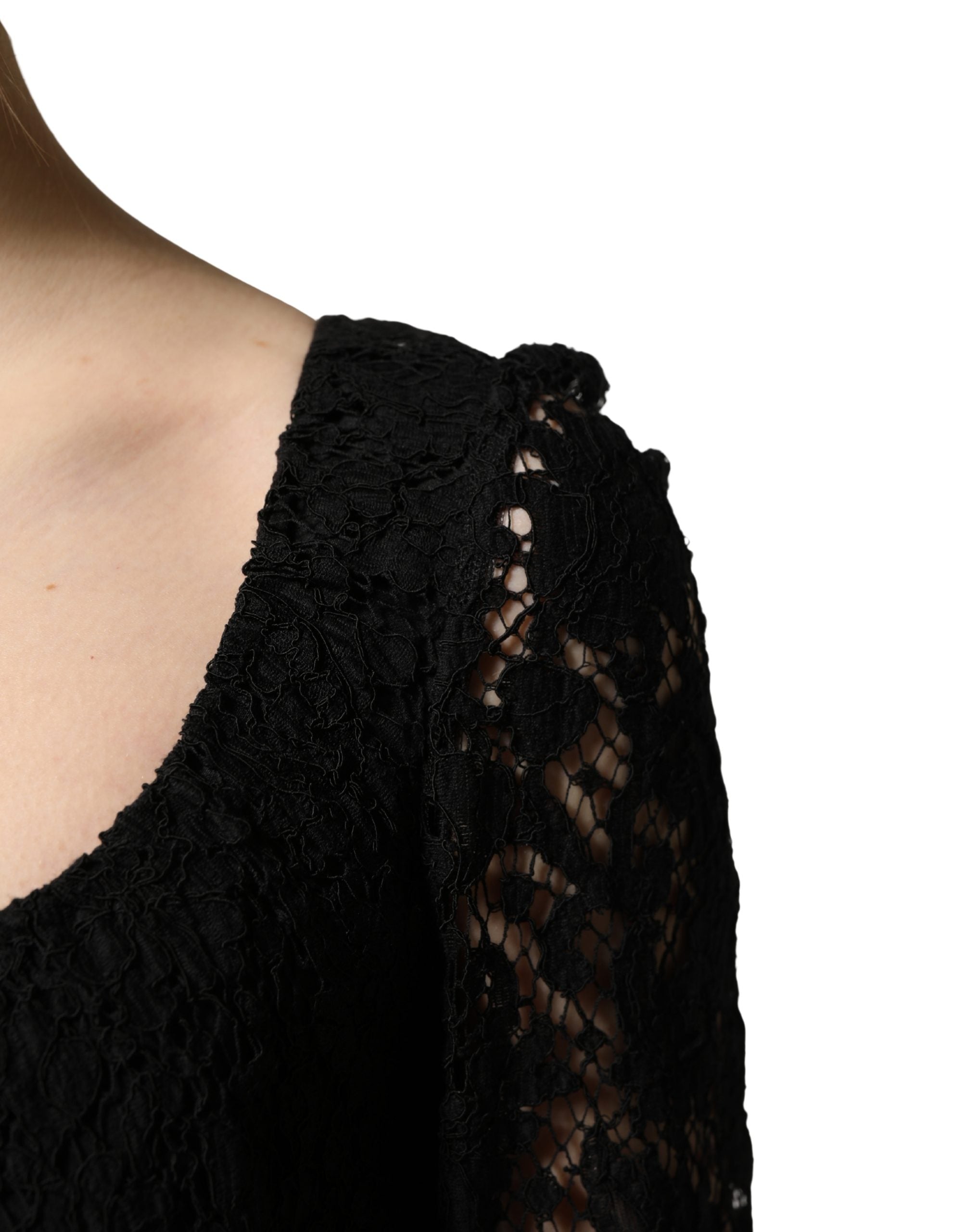 Dolce & Gabbana Schwarzes Maxikleid mit Spitzendetails und eckigem Ausschnitt