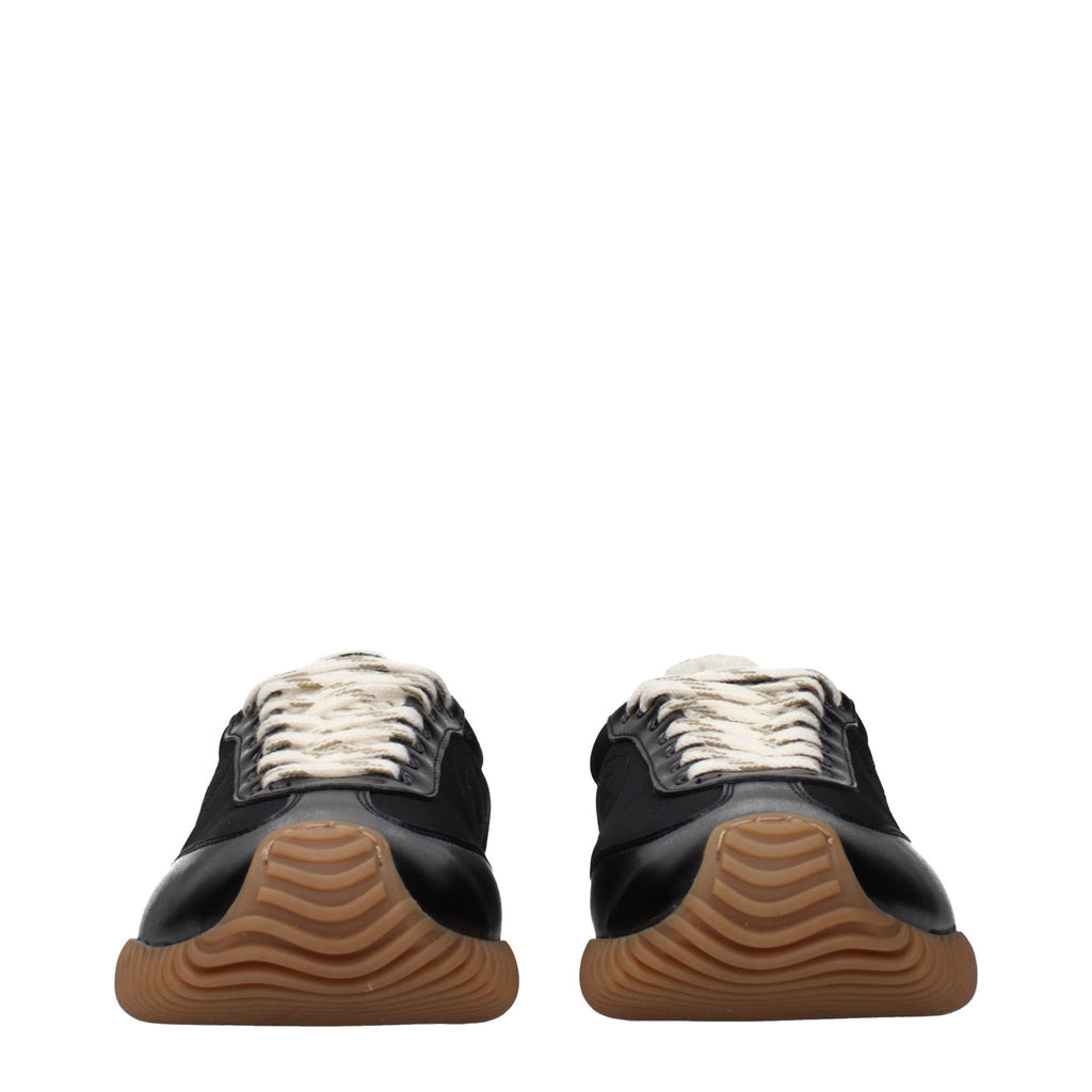 Stella McCartney Schwarze Stoff-Sneaker mit niedrigem Schaft