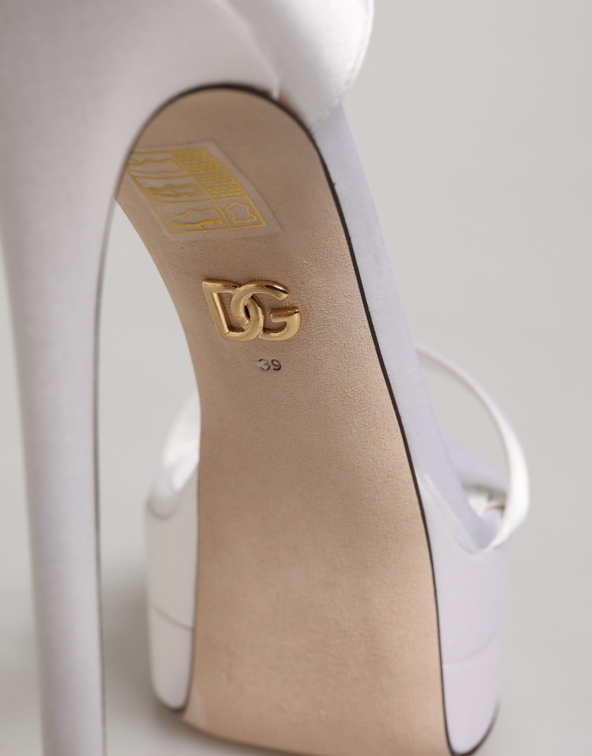 Dolce & Gabbana Weiße Plateau-Sandalen mit Knöchelriemen