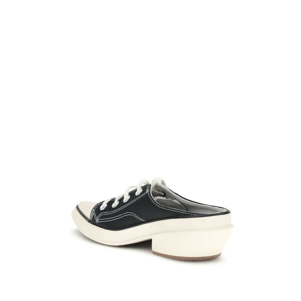 Converse Schwarze Low-Top-Sneaker aus Stoff