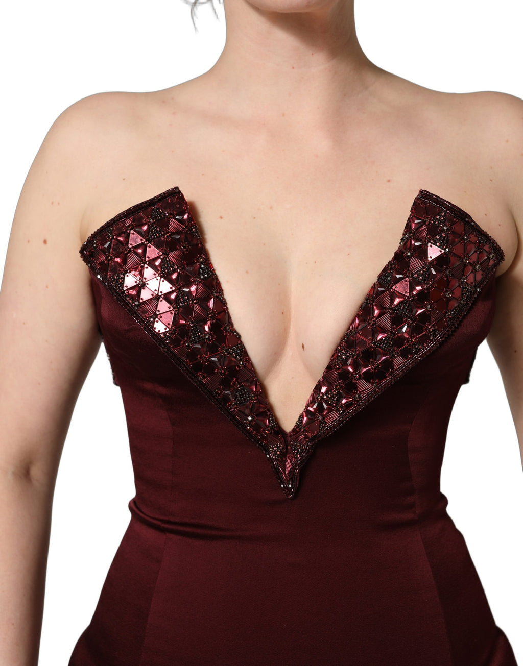 Dolce & Gabbana Abendkleid mit V-Ausschnitt und Verzierungen in Bordeauxrot