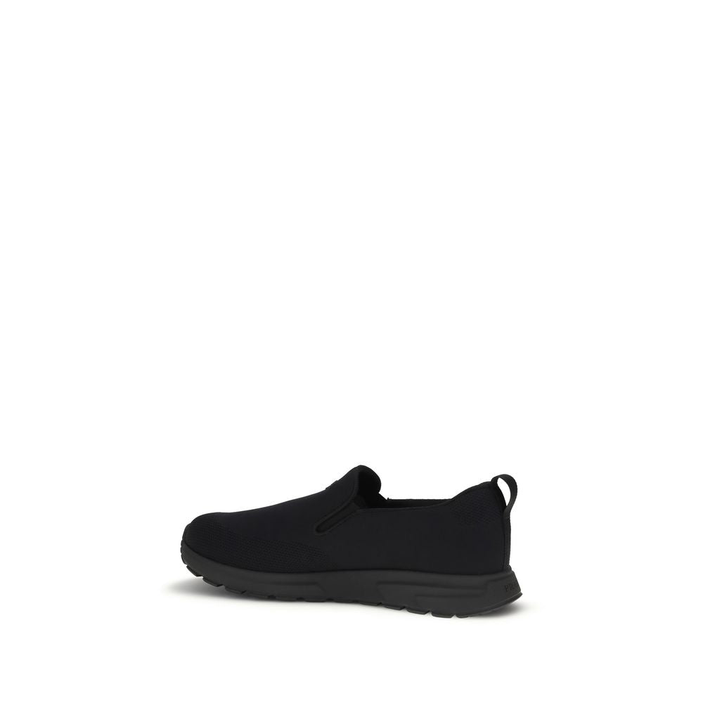 Prada Schwarze Low-Top-Sneaker aus Stoff
