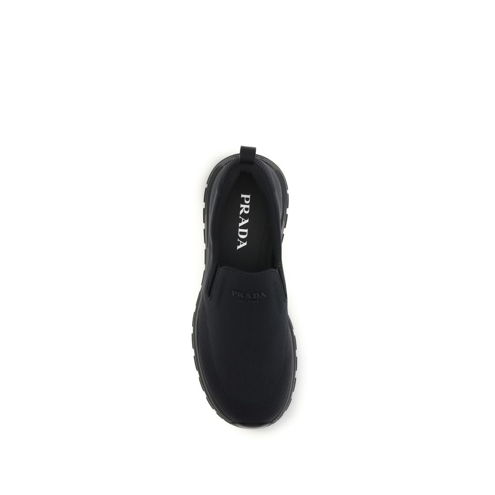 Prada Schwarze Low-Top-Sneaker aus Stoff