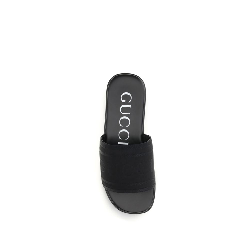 Gucci Schwarze Sandalen aus Stoff