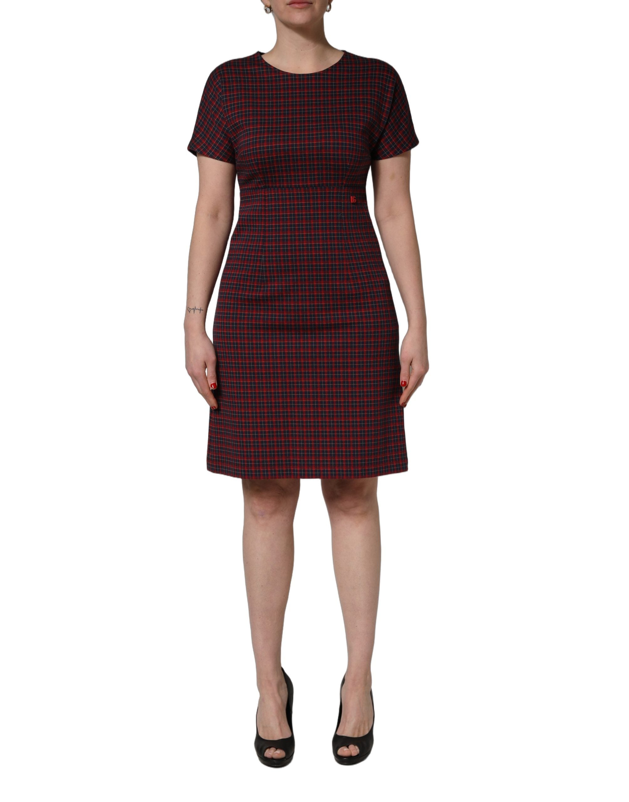 Dolce & Gabbana Kurzes Etuikleid mit kurzen Ärmeln und rot-schwarzem Karomuster