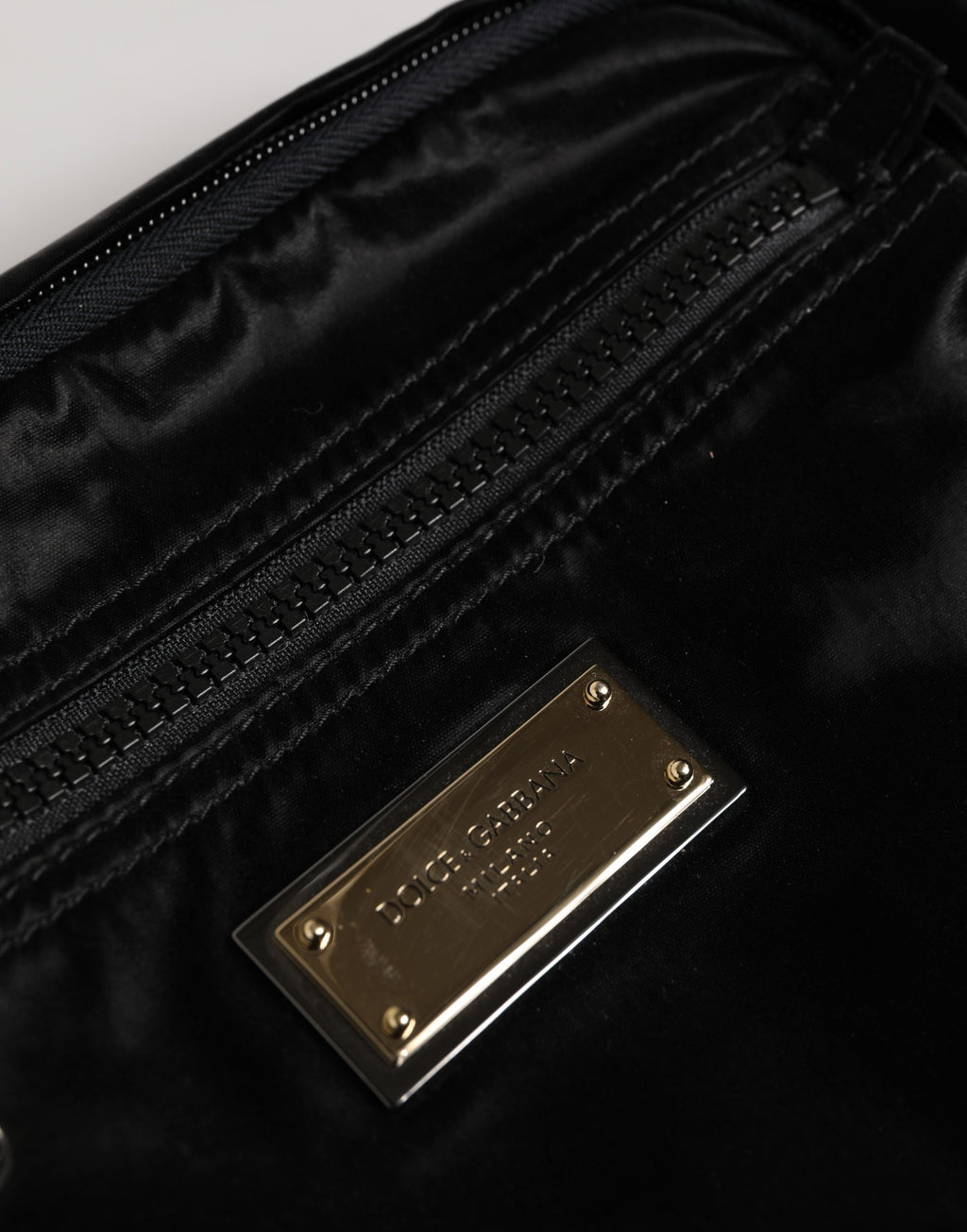 Dolce & Gabbana Schwarze Nylon Bauchtasche mit Messingplakette für Herren