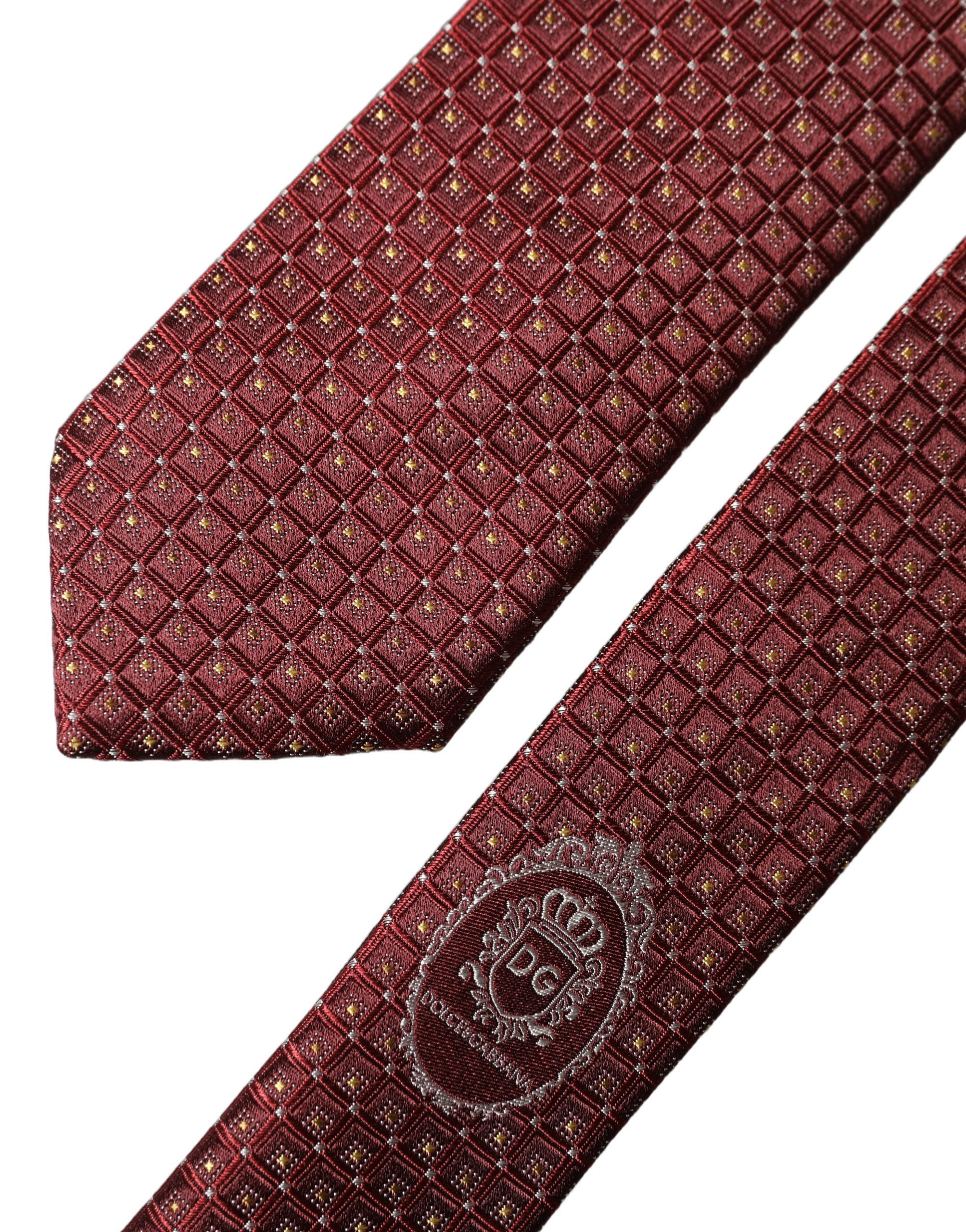 Dolce & Gabbana Burgunderfarbene geometrische Seidenkrawatte für Herren, verstellbar