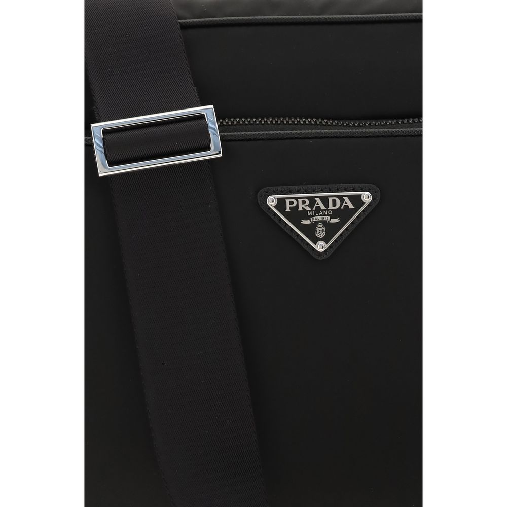 Prada Schwarze Schultertasche aus recyceltem Polyamid