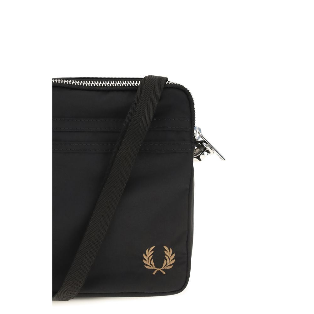 Fred Perry Schwarze Bos Taurus Kalbsleder Schultertasche