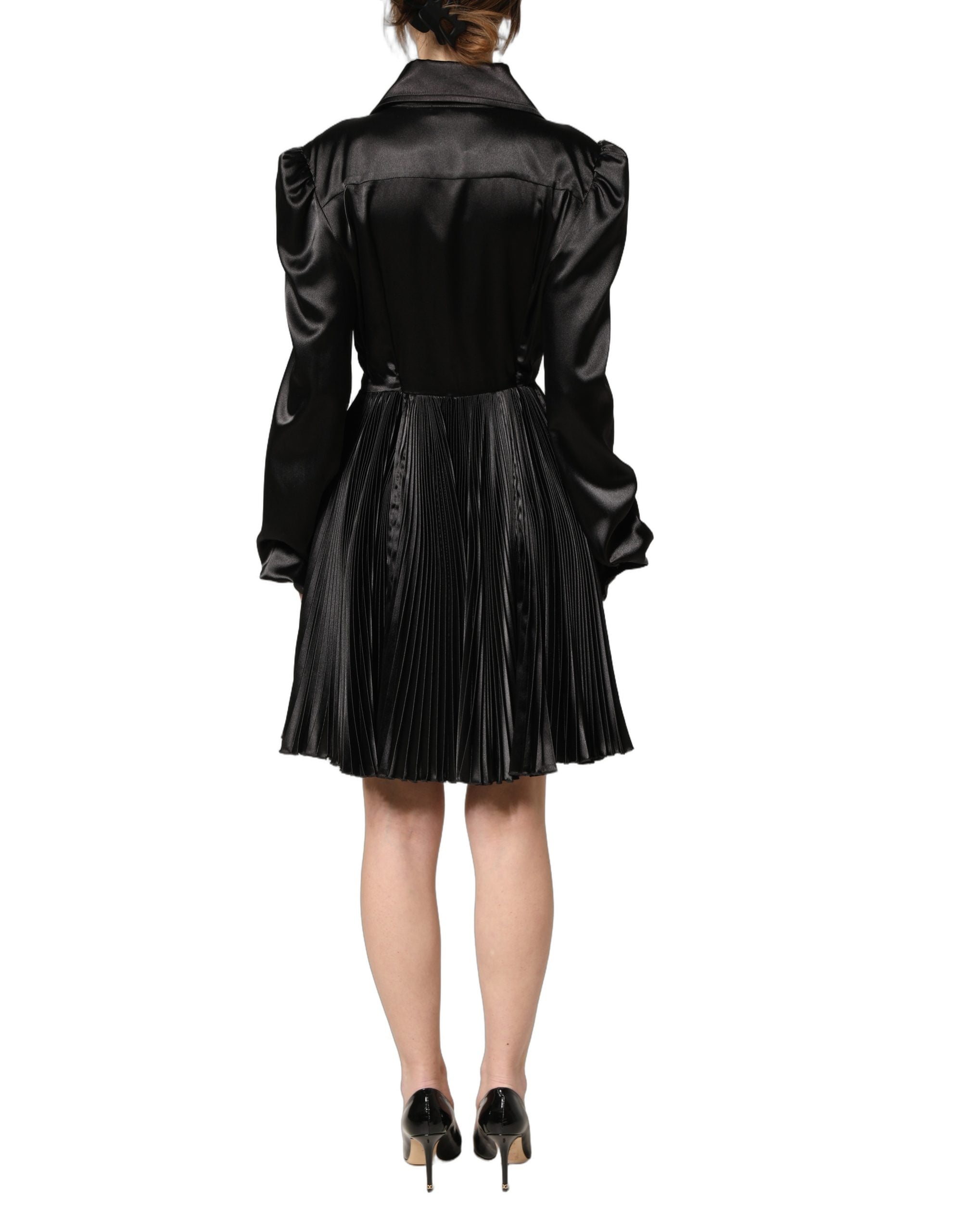 Dolce & Gabbana Schwarzes Satin-Kleid mit langen Puffärmeln und Falten