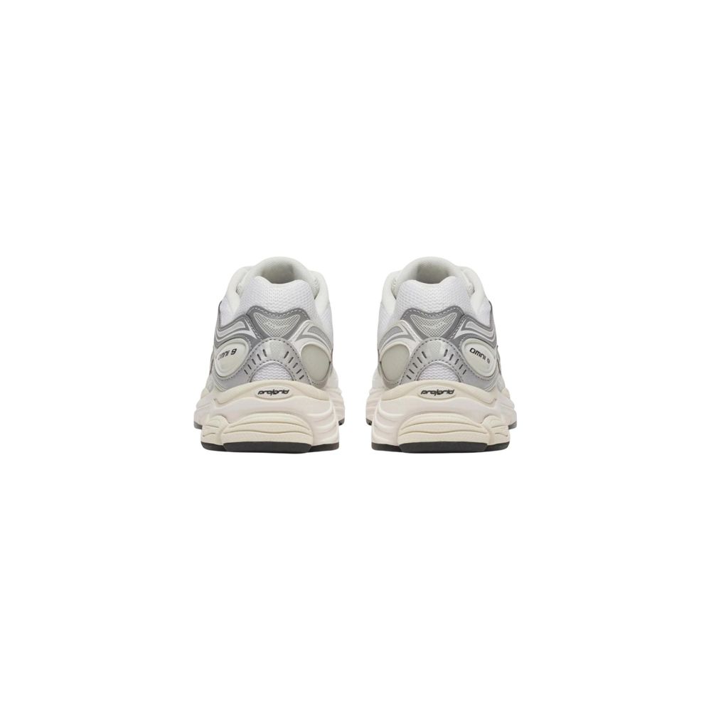 Saucony Silberne synthetische Sportsneakers