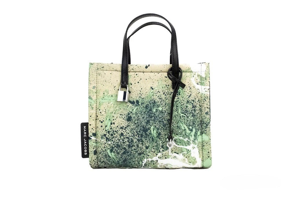 Marc Jacobs Mini Umhängetasche mit grünem Mehrfarben-Spritzlack-Print aus Nylon