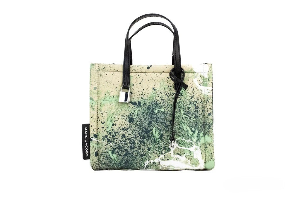 Marc Jacobs Mini Umhängetasche mit grünem Mehrfarben-Spritzlack-Print aus Nylon