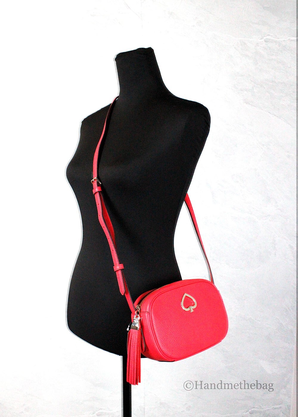 Kate Spade New York Damen Kourtney Kamera-Umhängetasche mit Reißverschluss aus genarbtem Leder (Stoplight)
