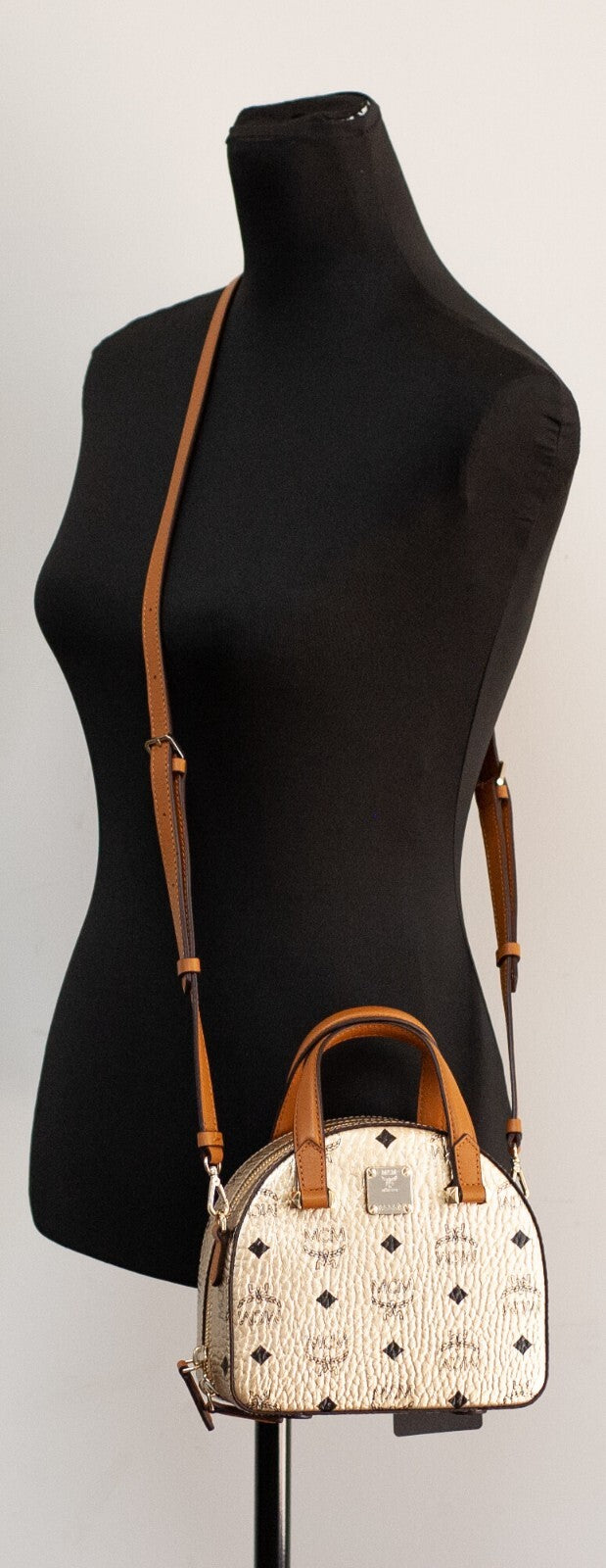 MCM Half Moon Mini Round Top Henkeltasche Umhängetasche